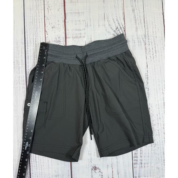 Columbia Shorts Women’s Size XS Gavin Ridge Pull On Cargo Shorts 7” Pockets Gray - Picture 4 of 6